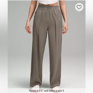 NWT Lululemon Athletica Front-Pleat High-Rise Wide-Leg Pants ✨Asia Fit✨